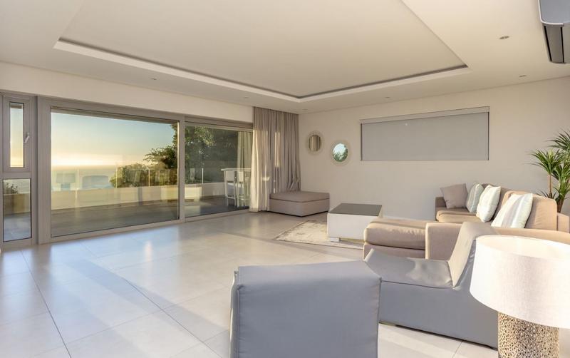 8 Bedroom Property for Sale in Llandudno Western Cape